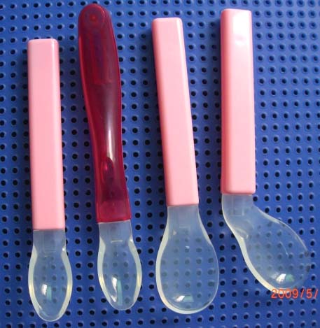 婴儿硅胶勺子用什么胶水粘 婴儿硅胶勺子用什么胶水粘